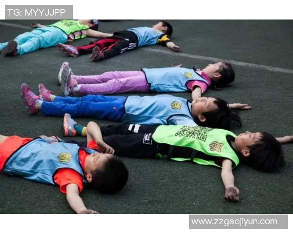 陈军独家解析足球技巧与战术心得助你提升球技与比赛表现 陈军独家解析足球技巧与战术心得助你提升球技与比赛表现