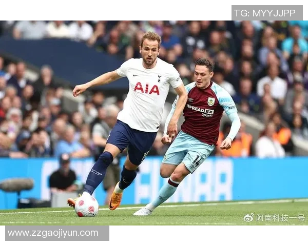 凯恩的传奇之路：从足球天才到世界级教练的蜕变与成就